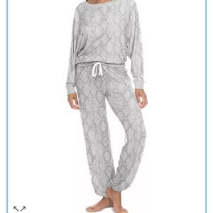 NWT Honeydew pajamas
